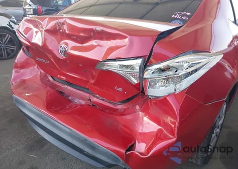 2015 Toyota Corolla Le z USA, uszkodzony, nr VIN 5YFBURHE4FP232987